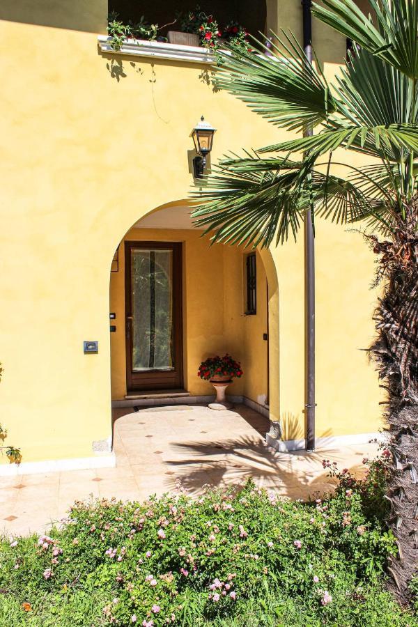 Villa Elena Appartamento In Villa Montinelle Exterior photo